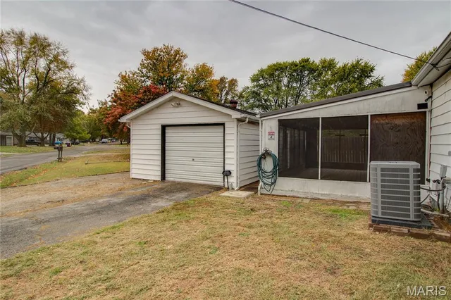 $129,900 | 223 Cindy Street, Brighton, IL 62012