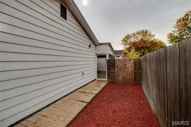 $129,900 | 223 Cindy Street, Brighton, IL 62012