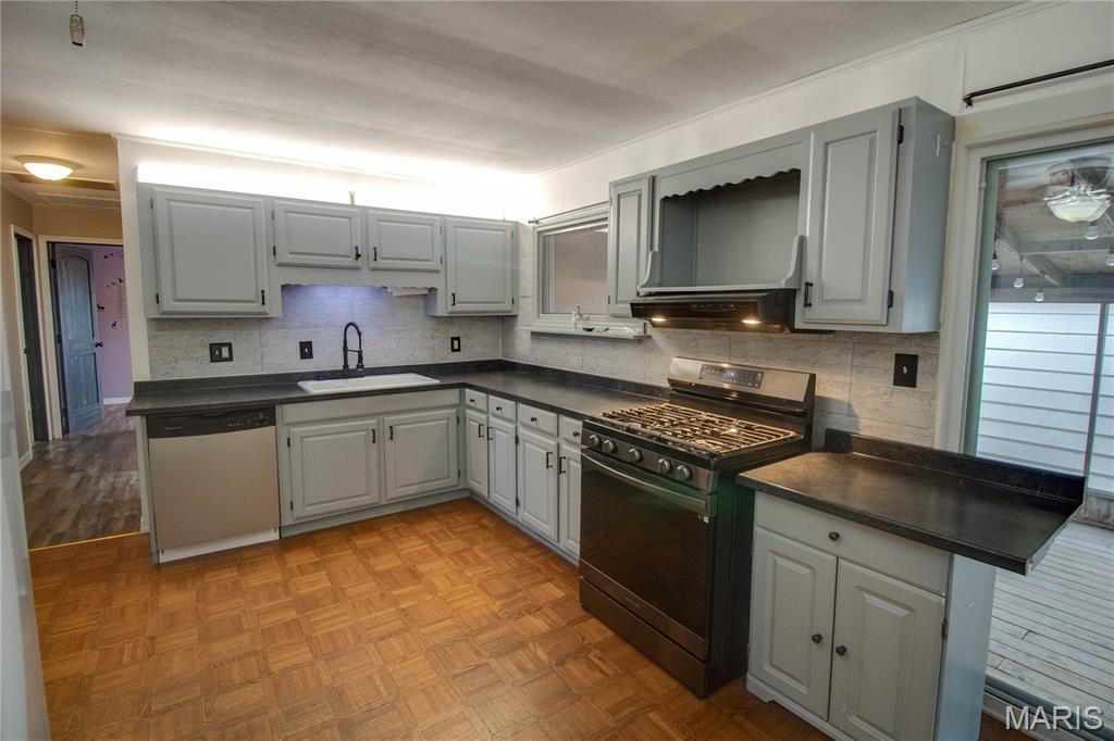 223 Cindy Street Brighton, IL 62012 - Photo 8 of 32