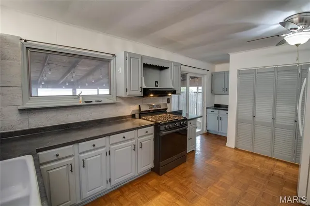 $129,900 | 223 Cindy Street, Brighton, IL 62012