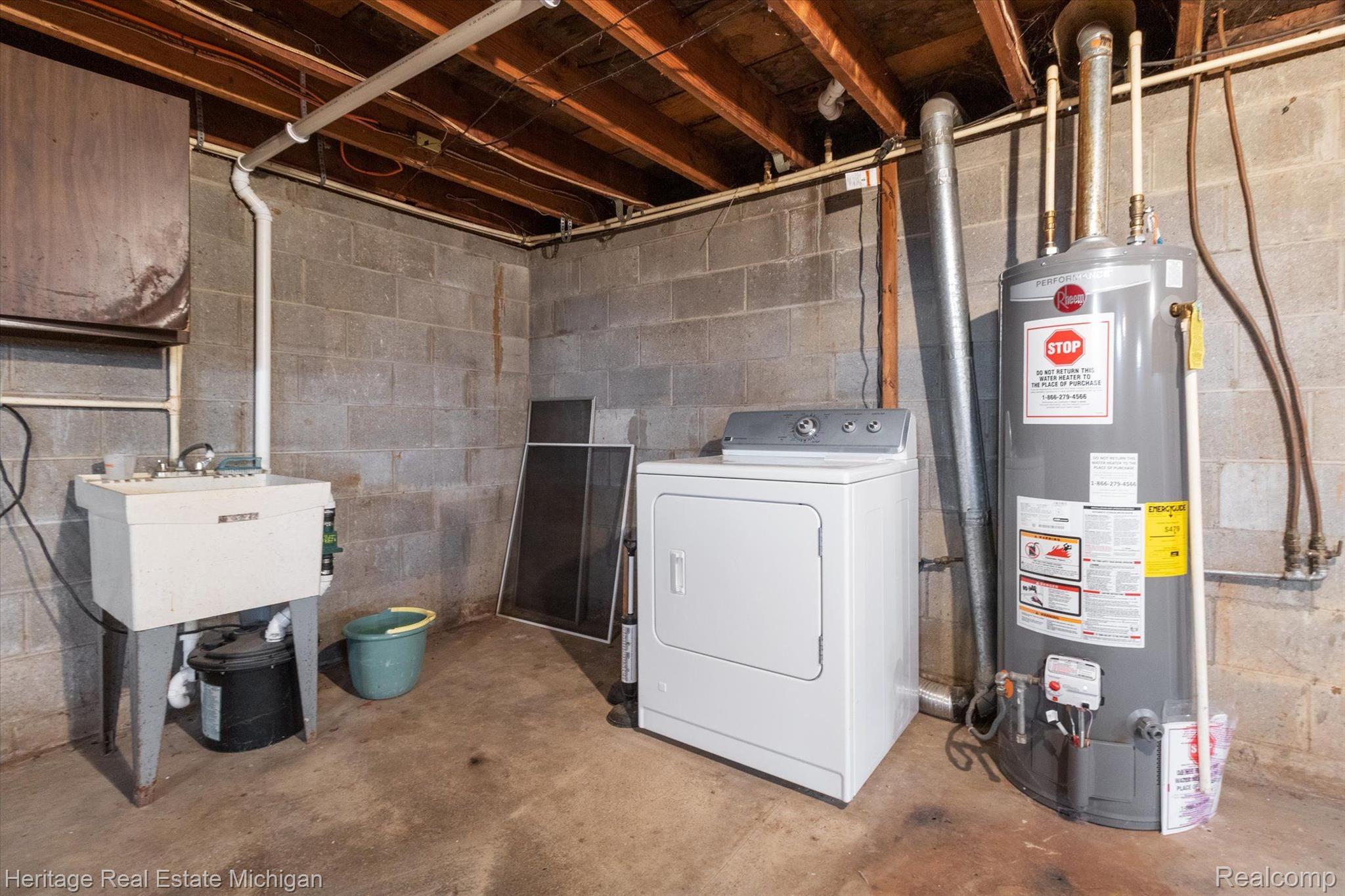 998 Lansing Road Morrice, MI 48857 - Photo 30 of 47 Laundry