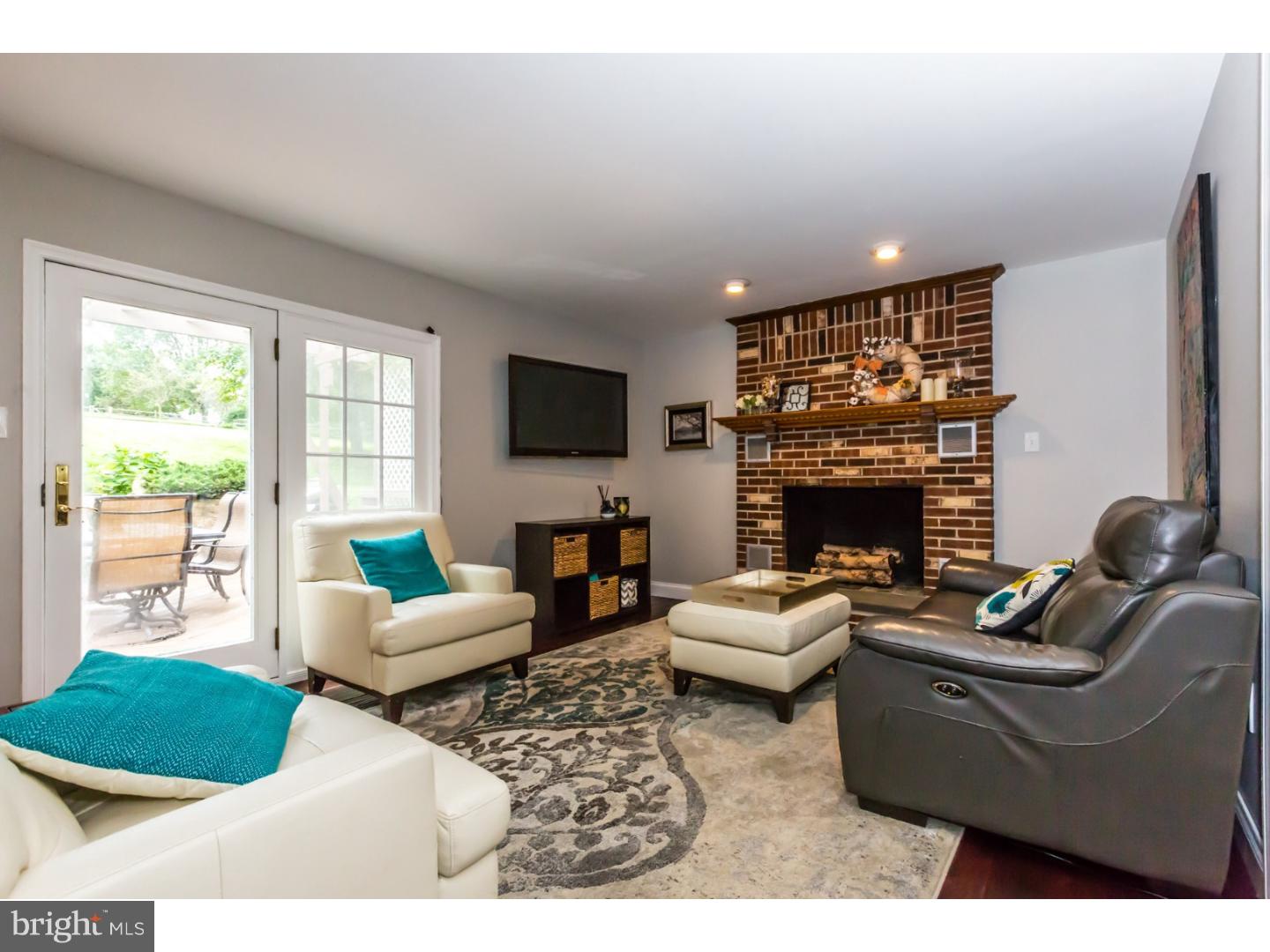 850 Dowlin Forge Road Downingtown, PA 19335 - Photo 9 of 25 Family Room