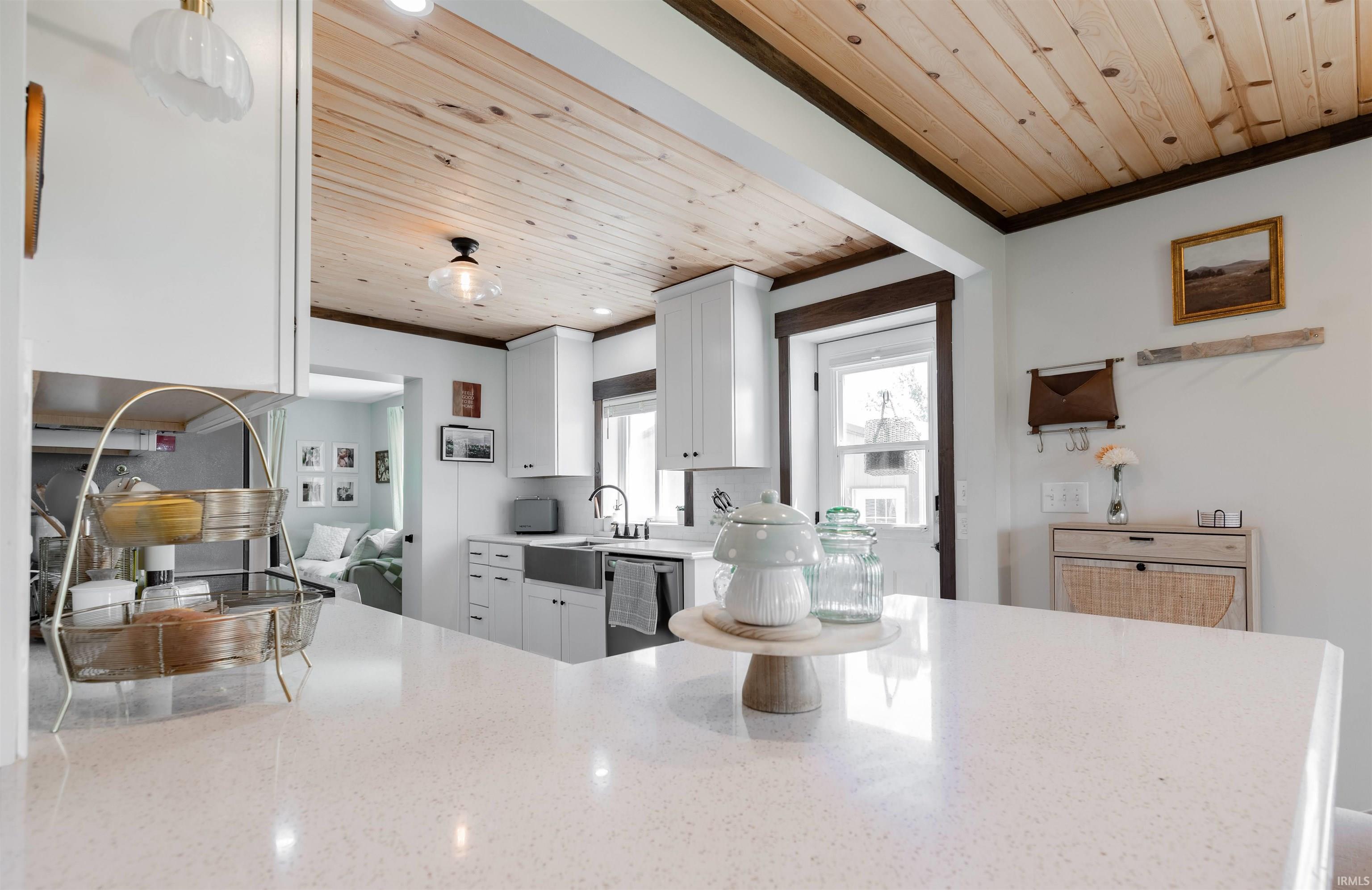 588 West State Road Boonville, IN 47601 - Photo 5 of 36 Gallery Image 5