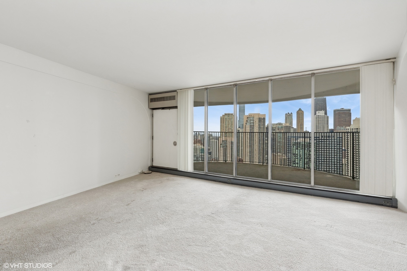 300 North State Street, Unit 4606 Chicago, IL 60654 - Photo 3 of 15