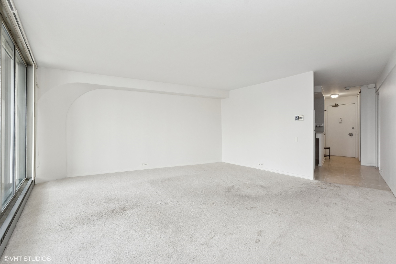 300 North State Street, Unit 4606 Chicago, IL 60654 - Photo 4 of 15 a view of an empty room