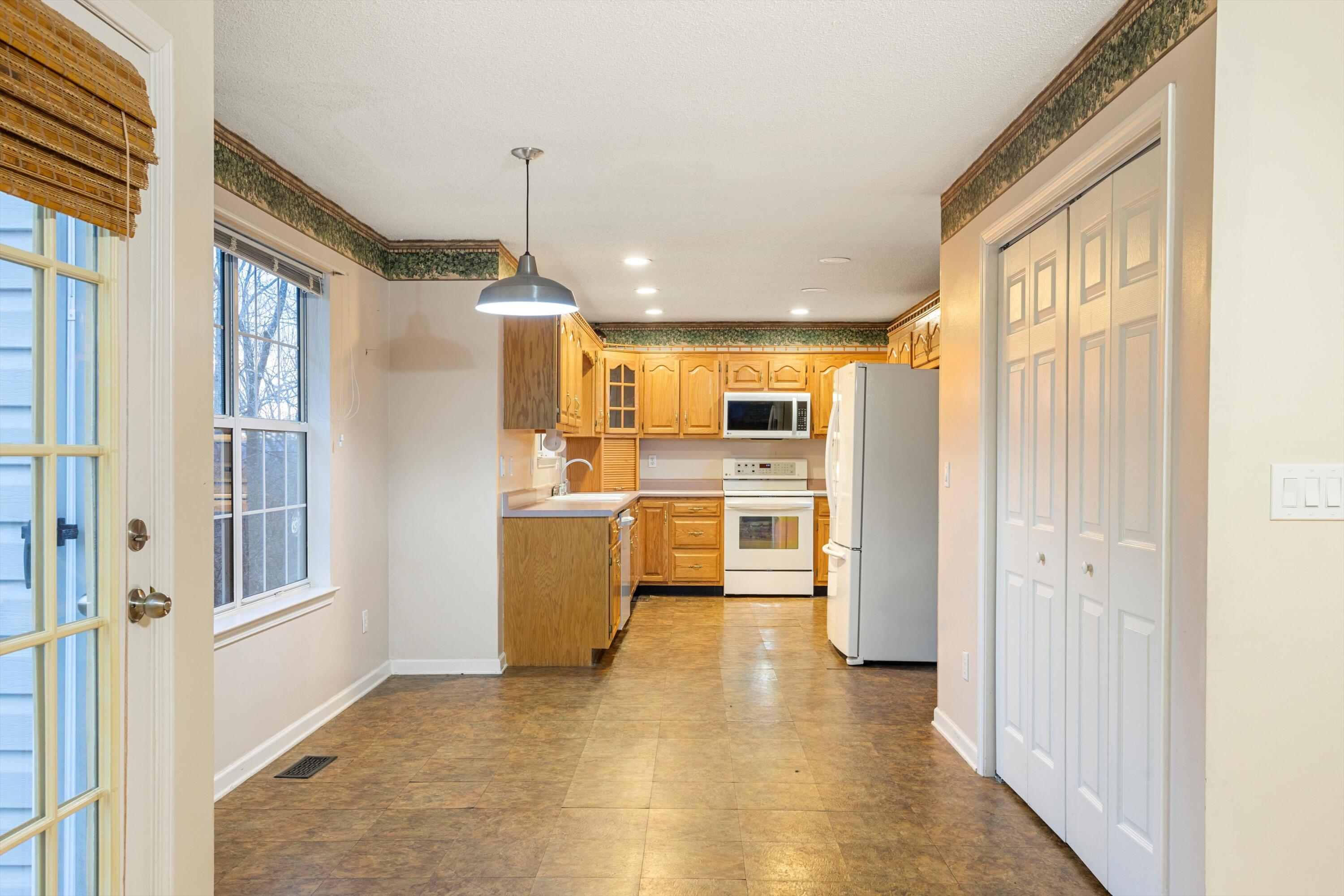 6202 Chandler Hill Road Ooltewah, TN 37363 - Photo 8 of 34 20-2M6A8387