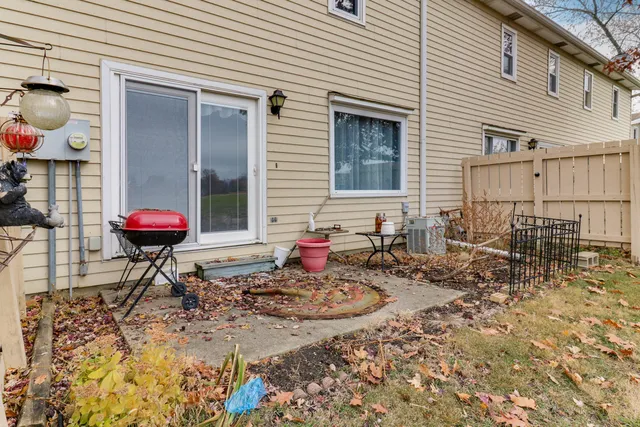 $165,000 | 1550 Hunt Drive, Unit C, Normal, IL 61761