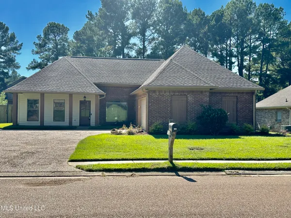 $275,000 | 135 Devlin Springs Drive, Madison, MS 39110