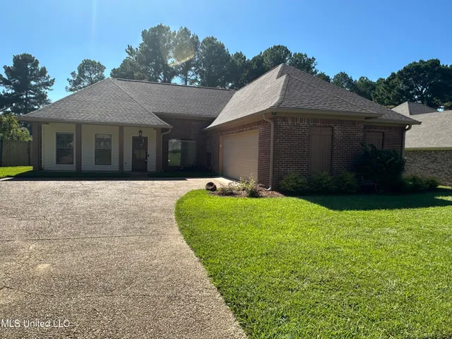 $275,000 | 135 Devlin Springs Drive, Madison, MS 39110