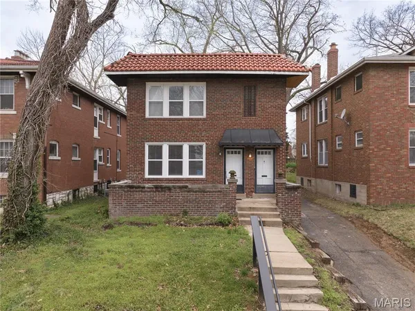 $450,000 | 1173 Moorlands Drive, Richmond Heights, MO 63117