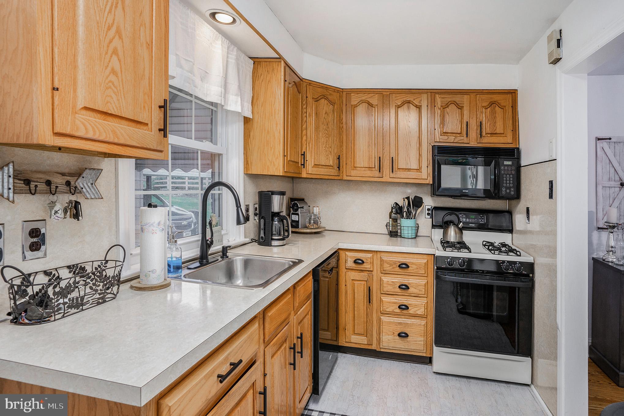 102 Glen Arbor Road Havertown, PA 19083 - Photo 14 of 26 Kitchen