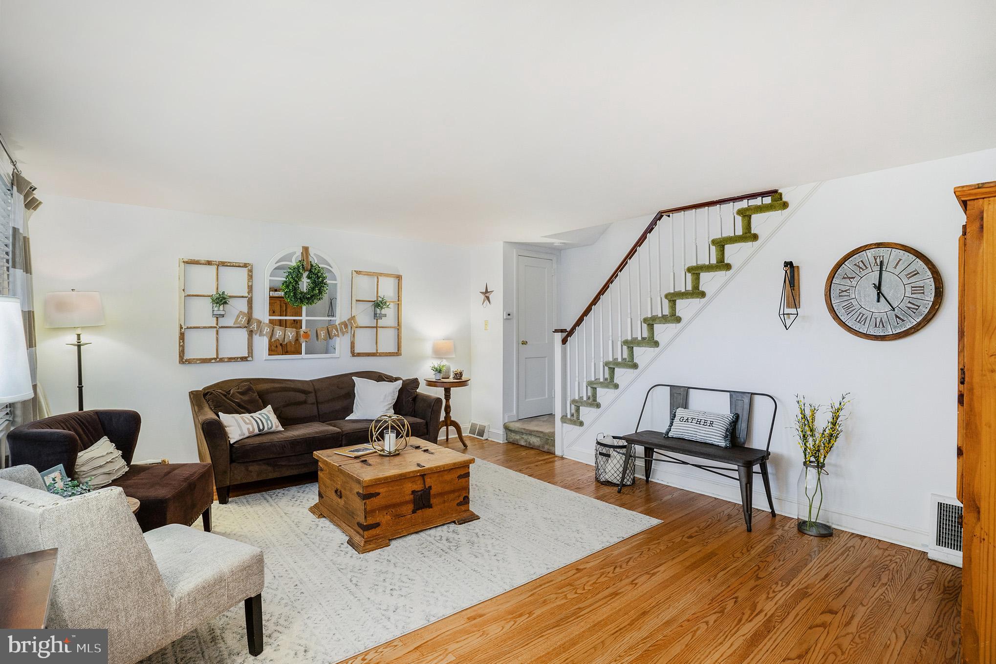 102 Glen Arbor Road Havertown, PA 19083 - Photo 9 of 26 Living Room