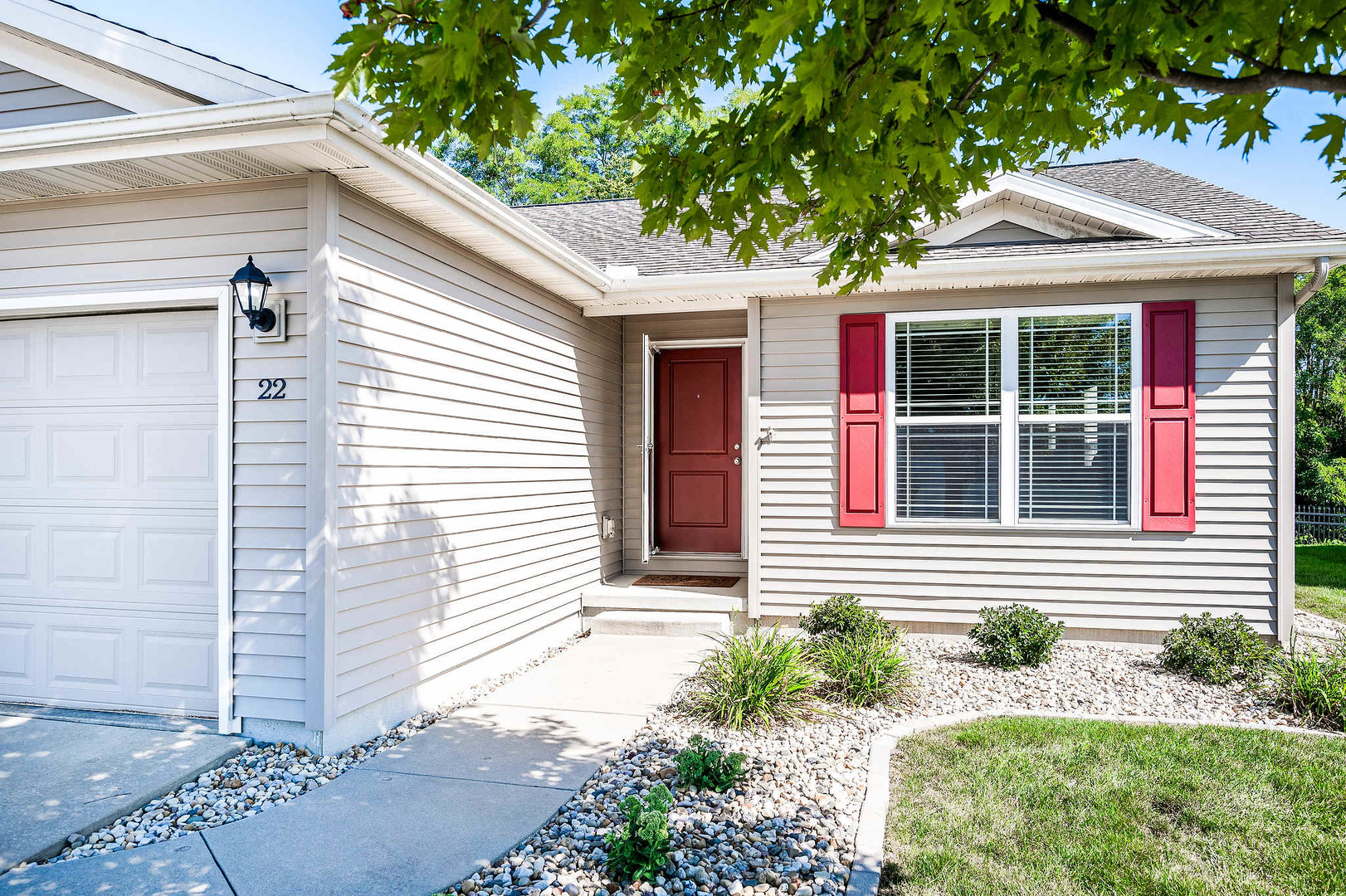 22 Winding Way Bloomington, IL 61705 - Photo 2 of 33 Gallery Image 2