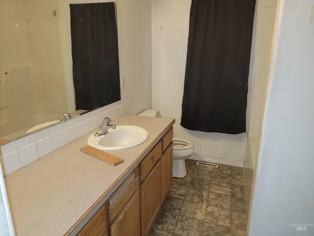 $349,000 | 1324-1328 North Flamingo Court, Nampa, ID 83651