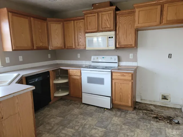 $349,000 | 1324-1328 North Flamingo Court, Nampa, ID 83651
