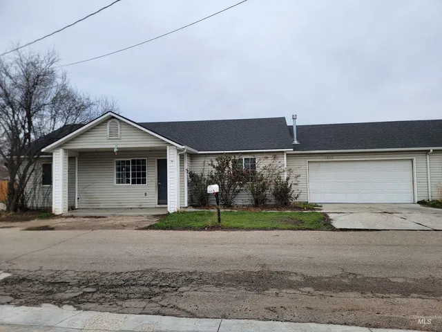 $349,000 | 1324-1328 North Flamingo Court, Nampa, ID 83651