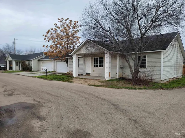 $349,000 | 1324-1328 North Flamingo Court, Nampa, ID 83651