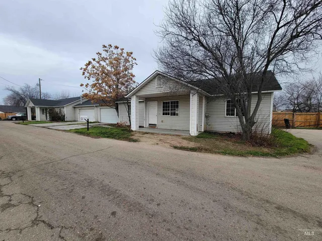 $349,000 | 1324-1328 North Flamingo Court, Nampa, ID 83651