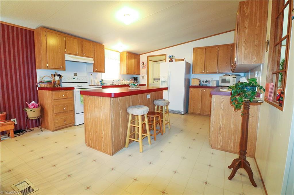 1892 Doss Road Danbury, NC 27016 - Photo 4 of 27
