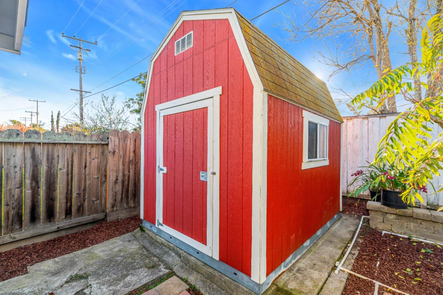 152 Brian Lane Santa Clara, CA 95051 - Photo 14 of 76 a view of a house with a staircase