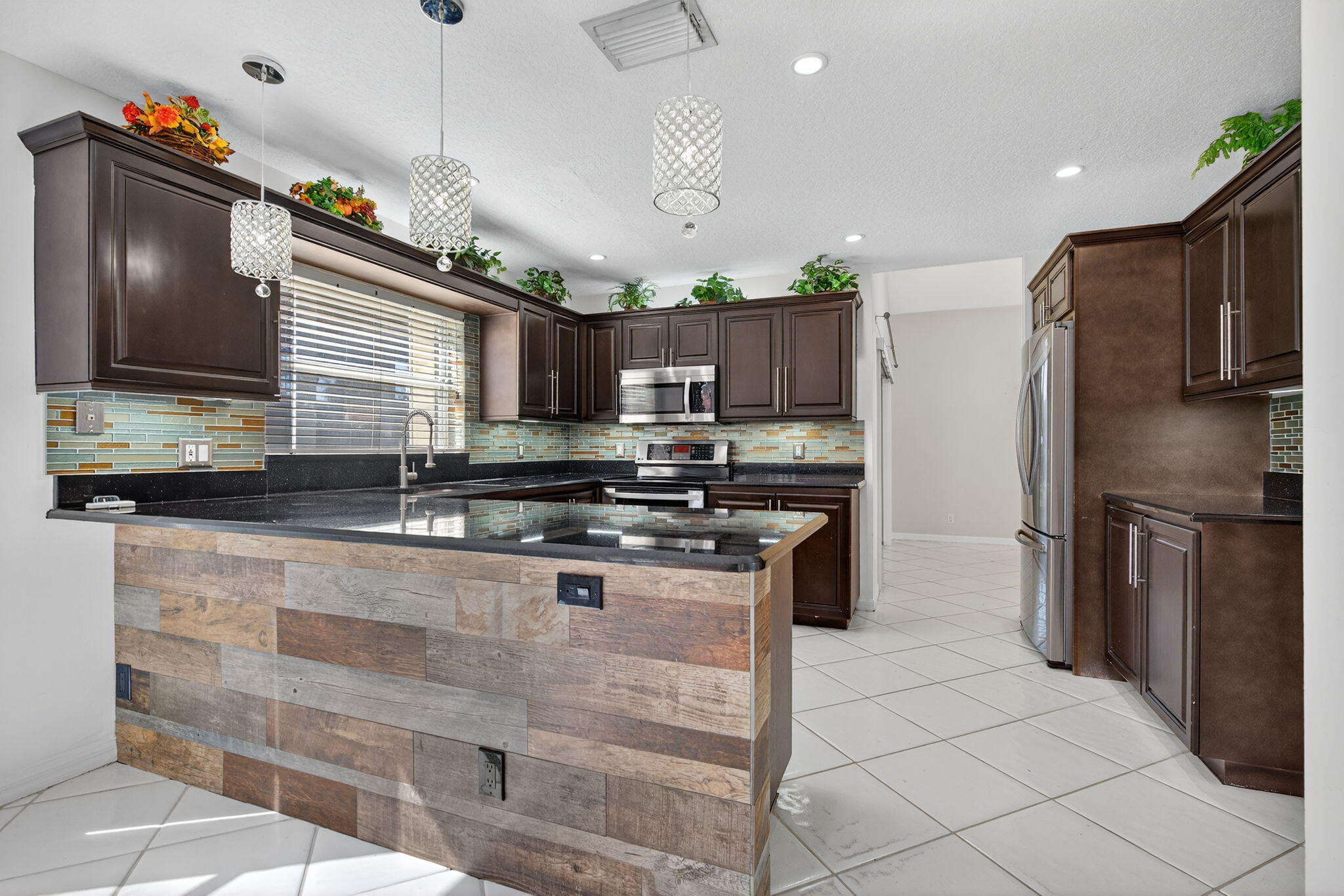 7004 Galleon Cove Circle Palm Beach Gardens, FL 33418 - Photo 12 of 78 Kitchen