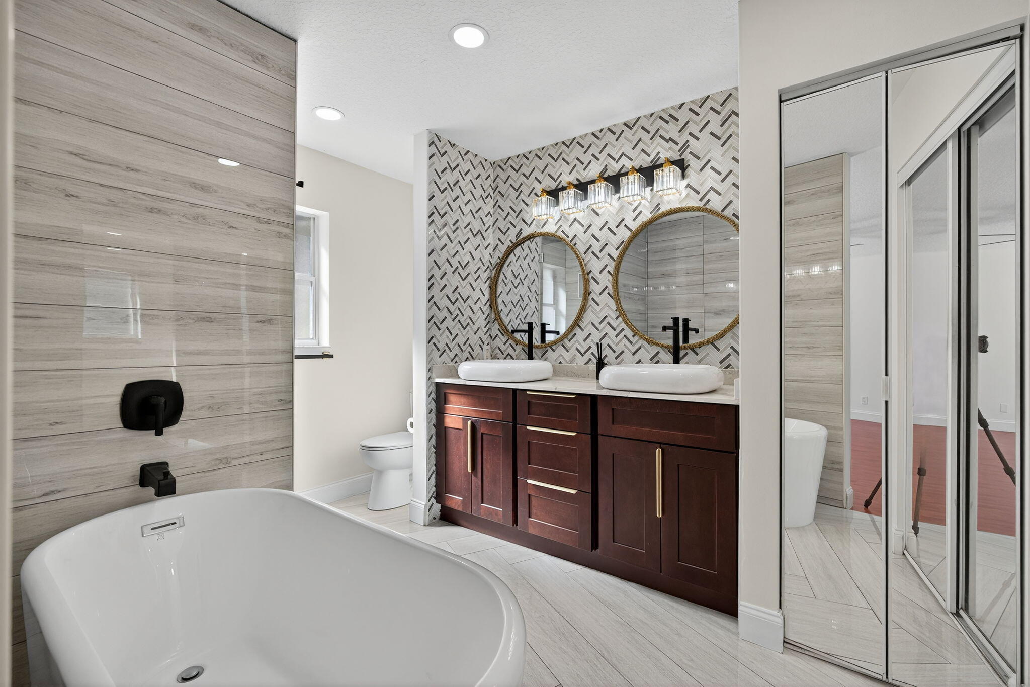 7004 Galleon Cove Circle Palm Beach Gardens, FL 33418 - Photo 16 of 78 Master Bathroom