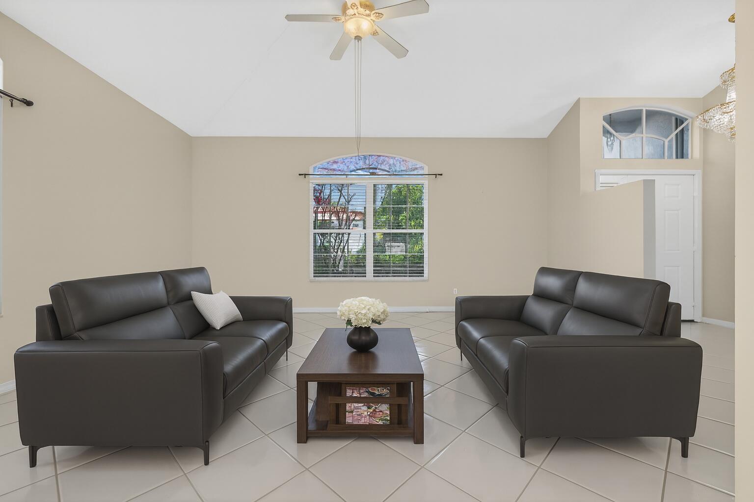 7004 Galleon Cove Circle Palm Beach Gardens, FL 33418 - Photo 21 of 78 Living Room