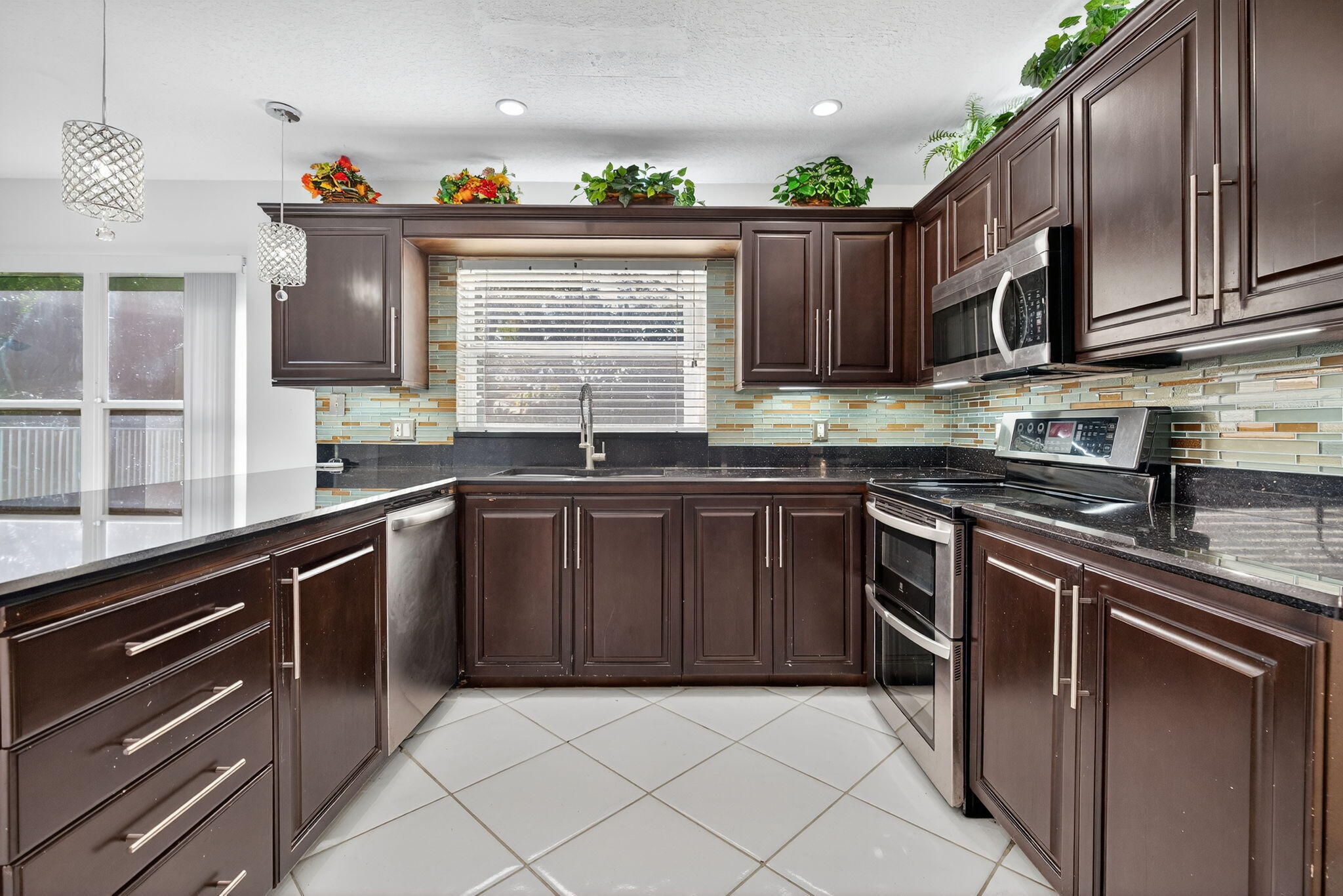 7004 Galleon Cove Circle Palm Beach Gardens, FL 33418 - Photo 9 of 78 Kitchen