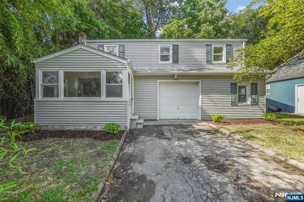 $3,200 | 34 Oak Street, Bloomingdale, NJ 07403