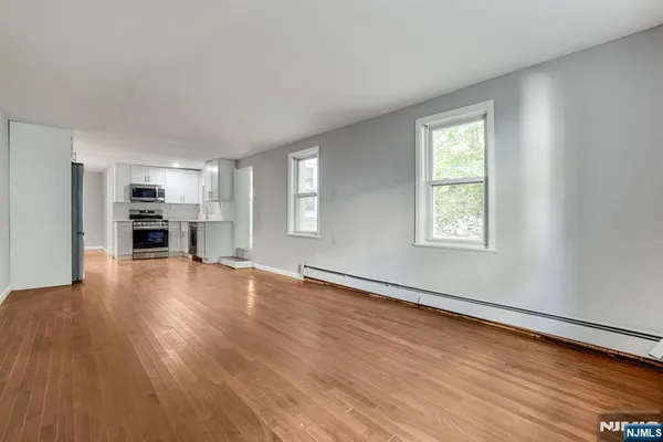 $3,200 | 34 Oak Street, Bloomingdale, NJ 07403