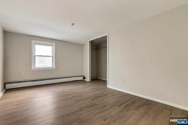 $3,200 | 34 Oak Street, Bloomingdale, NJ 07403