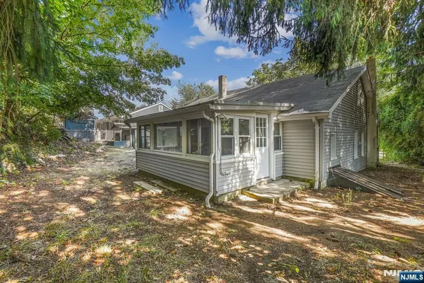 $3,200 | 34 Oak Street, Bloomingdale, NJ 07403