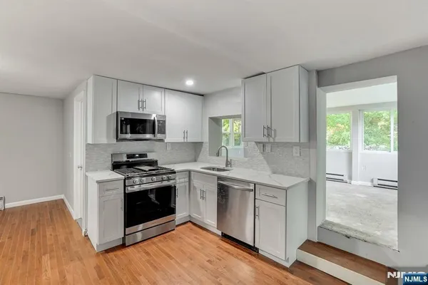 $3,200 | 34 Oak Street, Bloomingdale, NJ 07403