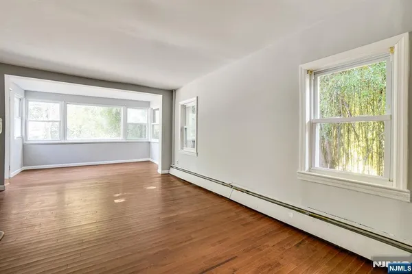 $3,200 | 34 Oak Street, Bloomingdale, NJ 07403