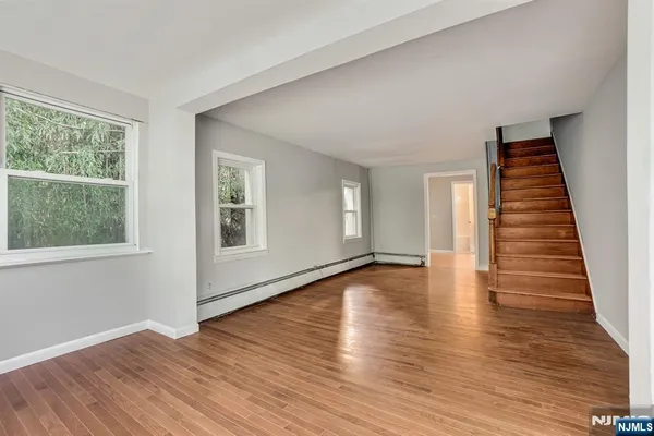 $3,200 | 34 Oak Street, Bloomingdale, NJ 07403