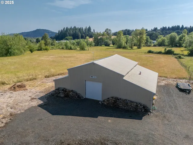 a front view of house with yard