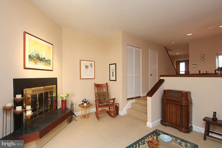 2211 Ontario Road Northwest Washington, DC 20009 - Photo 10 of 24 Living Room