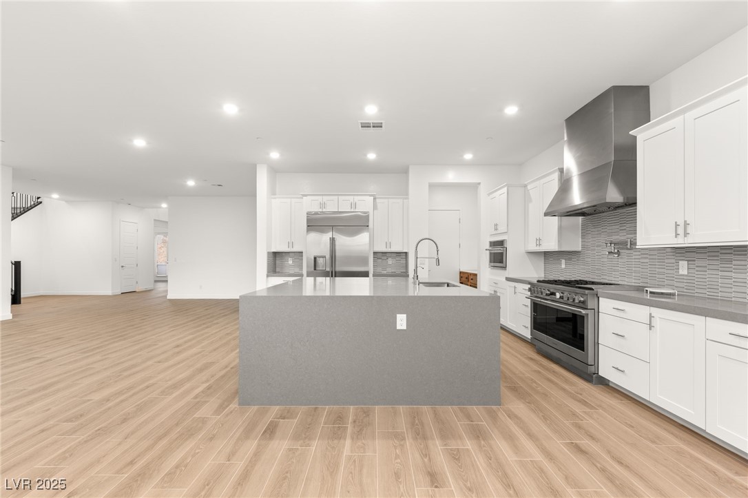522 Riley Ridge Henderson, NV 89012 - Photo 15 of 53 View of the kitchen