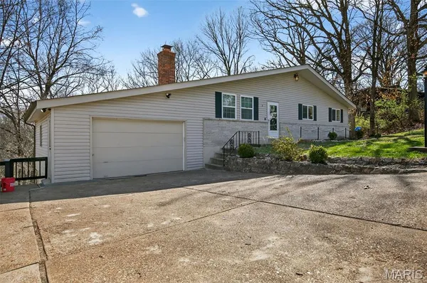 $329,900 | 12 Ozark Lane, Arnold, MO 63010