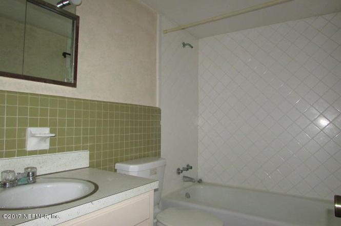 1569 El Prado Road, Unit 2 Jacksonville, FL 32216 - Photo 12 of 16 BATHROOM