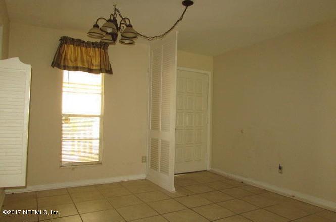 1569 El Prado Road, Unit 2 Jacksonville, FL 32216 - Photo 6 of 16 FOYER