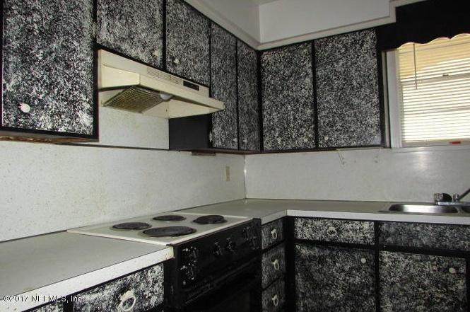 1569 El Prado Road, Unit 2 Jacksonville, FL 32216 - Photo 9 of 16 KITCHEN2