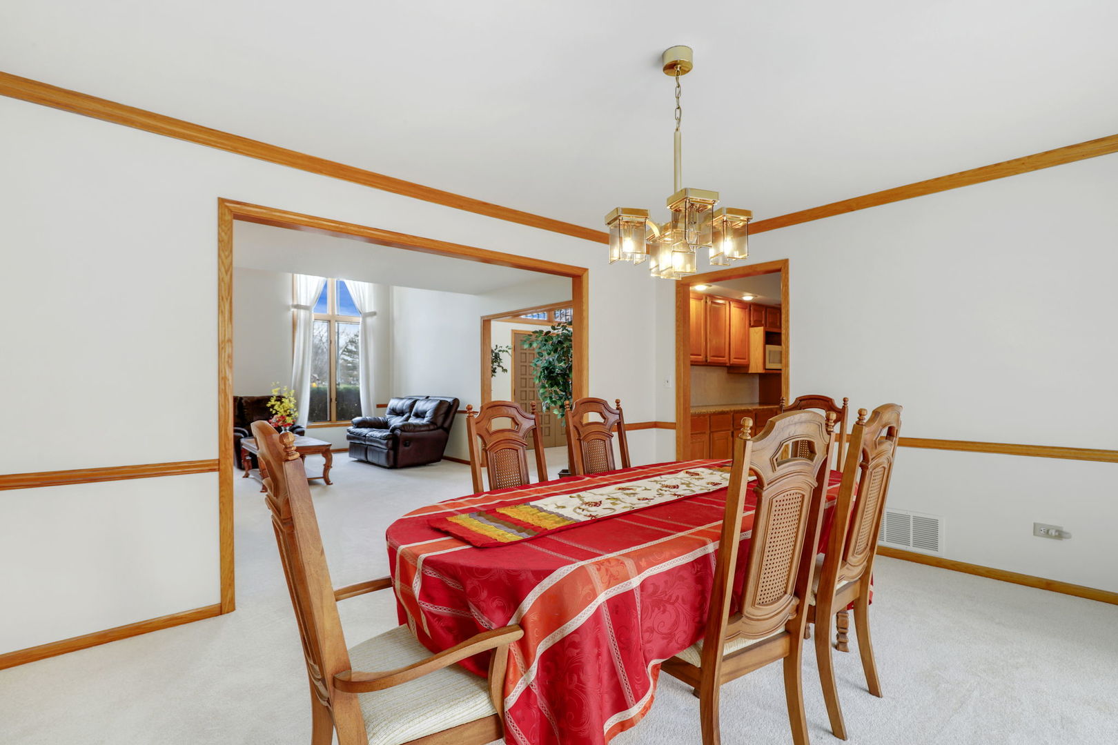 780 94th Street Burr Ridge, IL 60527 - Photo 12 of 53 a dining room with furniture and window