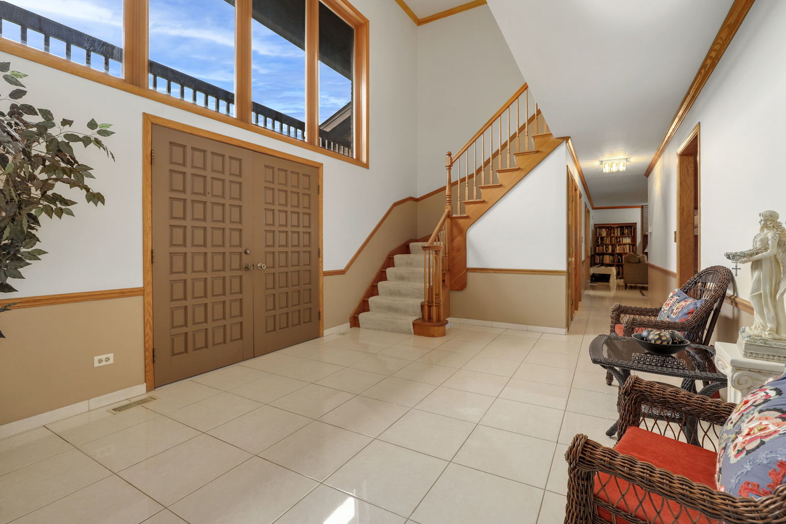 780 94th Street Burr Ridge, IL 60527 - Photo 19 of 53 a view of an entryway with wooden floor