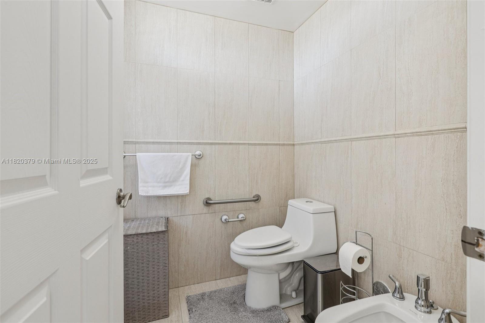 2425 Southwest 27th Avenue, Unit 705 Miami, FL 33145 - Photo 20 of 54