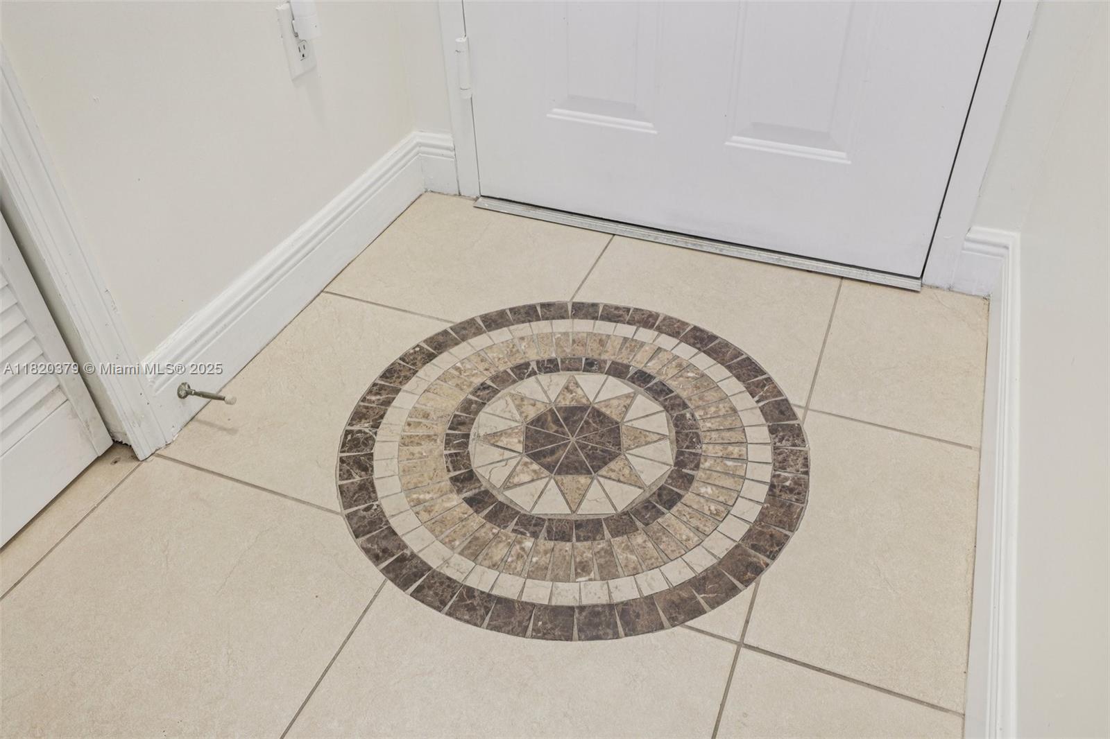 2425 Southwest 27th Avenue, Unit 705 Miami, FL 33145 - Photo 5 of 54