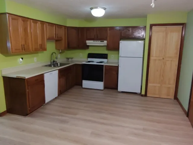 $224,900 | 15 Houghton Street, Unit 9, Worcester, MA 01604