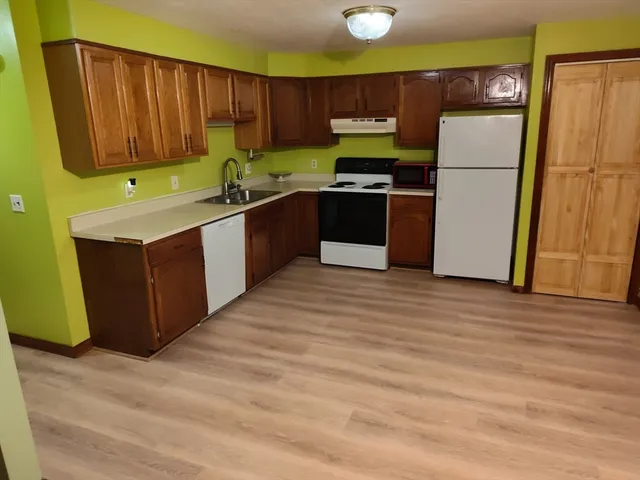 $224,900 | 15 Houghton Street, Unit 9, Worcester, MA 01604