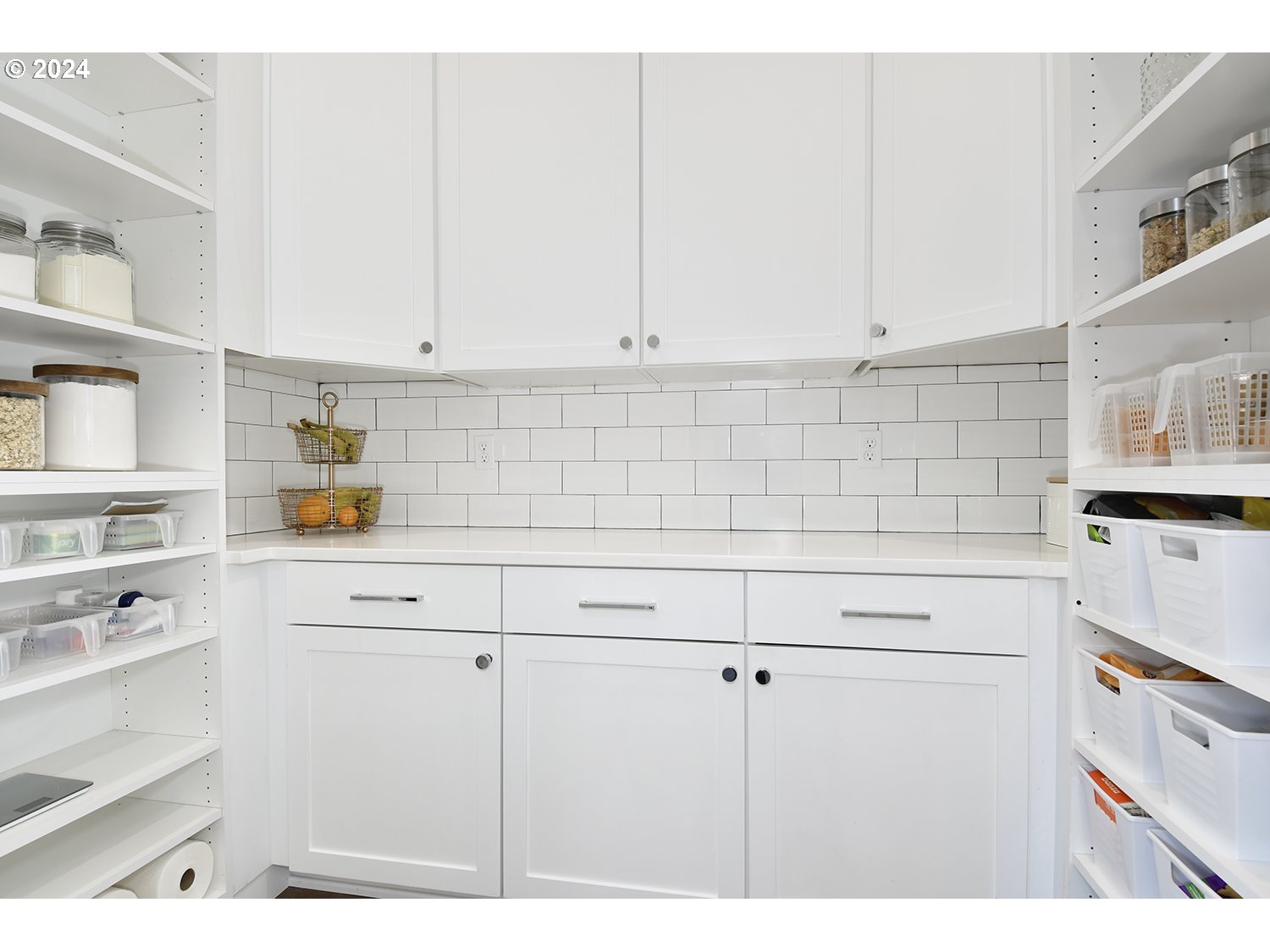 774 Southeast 25th Street Gresham, OR 97080 - Photo 15 of 39 a kitchen with cabinets and appliances