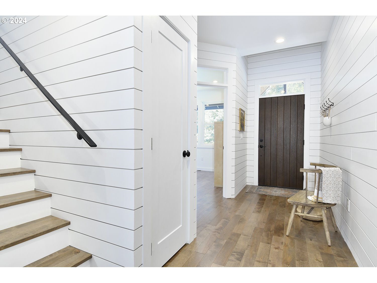 774 Southeast 25th Street Gresham, OR 97080 - Photo 17 of 39 a view of entryway with wooden floor
